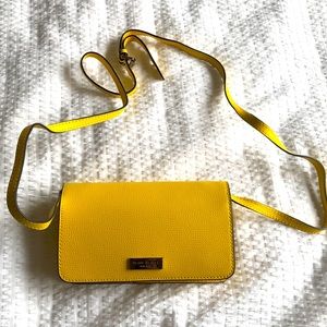 Henri Bendel cross mini body purse